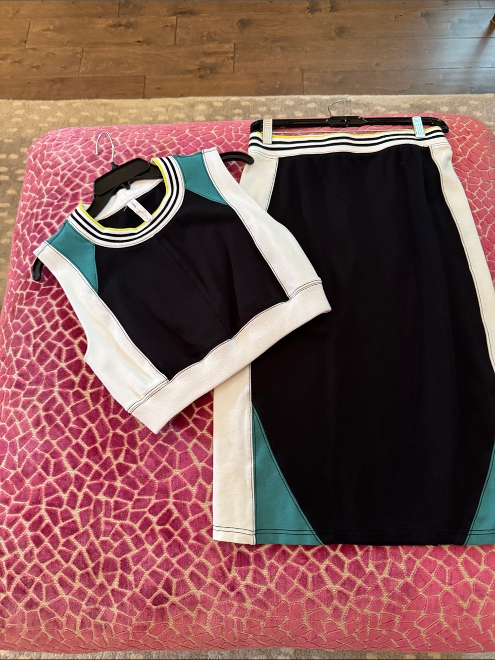 Colorblock Athletic Tank Top and skirt in Black and Teal